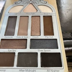 Pretty vulgar nightingale eyeshadow palette